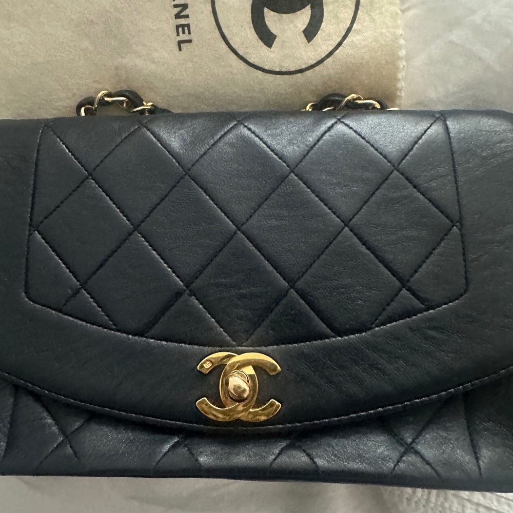 VINTAGE MIDNIGHT BLUE SINGLE FLAP CHANEL c. 1990